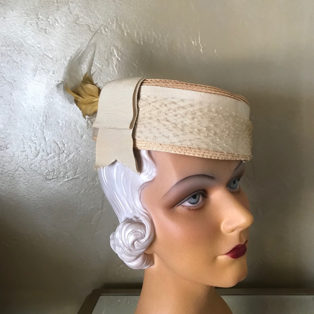CAPTIVATING 1930s' NATURAL COLOR STRAW TOQUE WITH GROSGRAIN TRIM + LONG FEATHERS